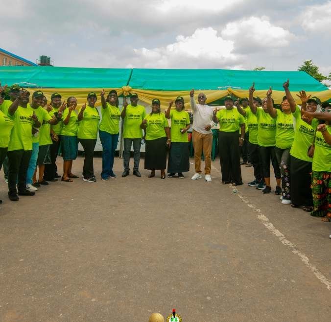 Corps members with Niyi Adesanya at Inspiration Day