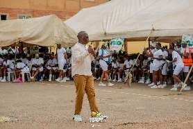 Niyi Adesanya addressing corps members